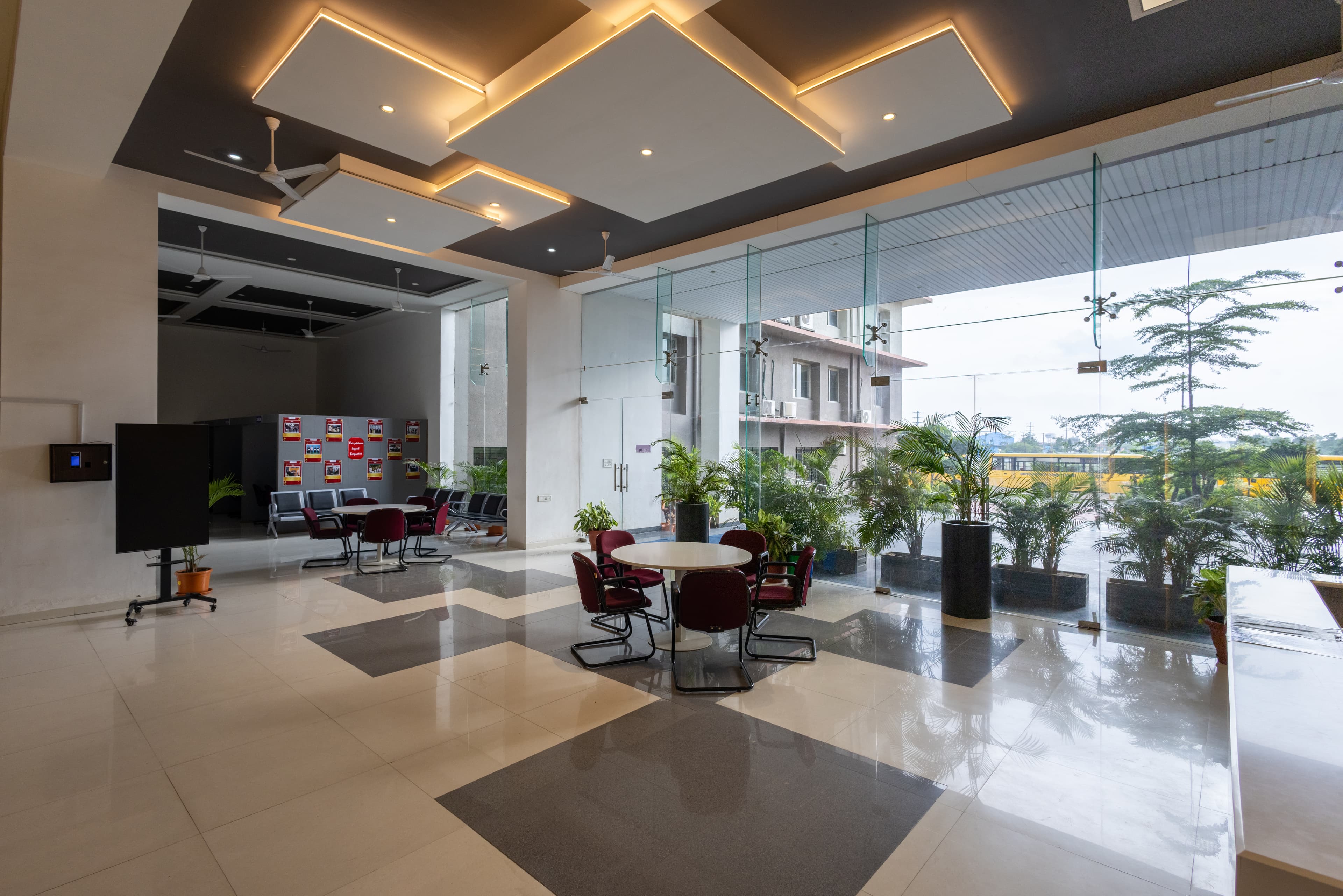 Acropolis Faculty of Management and Research background